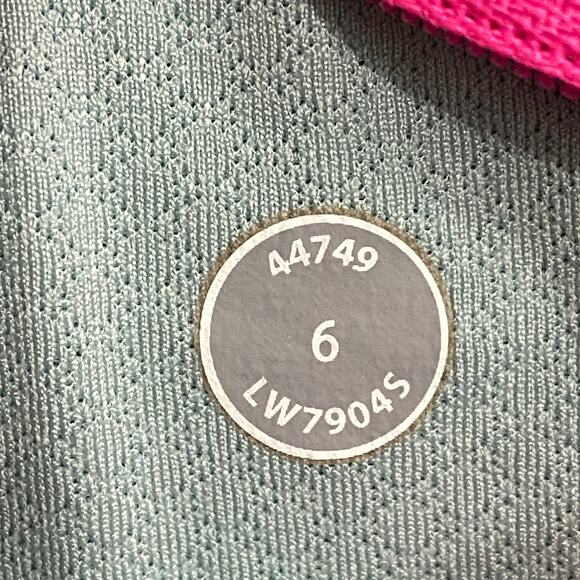 Lululemon Athletica Groovy Run Shorts Black Purple Floral Size 6 - Picture 5 of 5